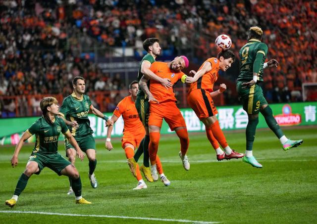 开云体育在线-单国脚对抗四国脚 玉昆取中超第一分如释重负